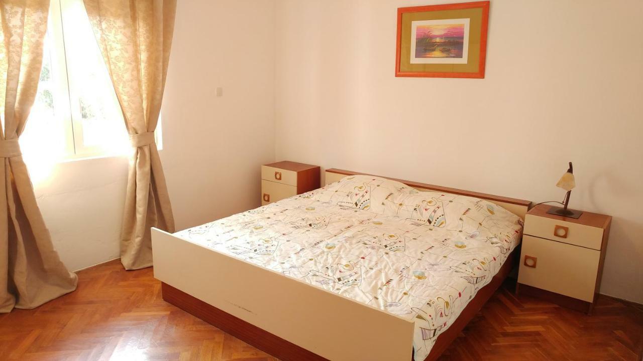 Apartmani Kastelan Barbat na Rabu Екстериор снимка